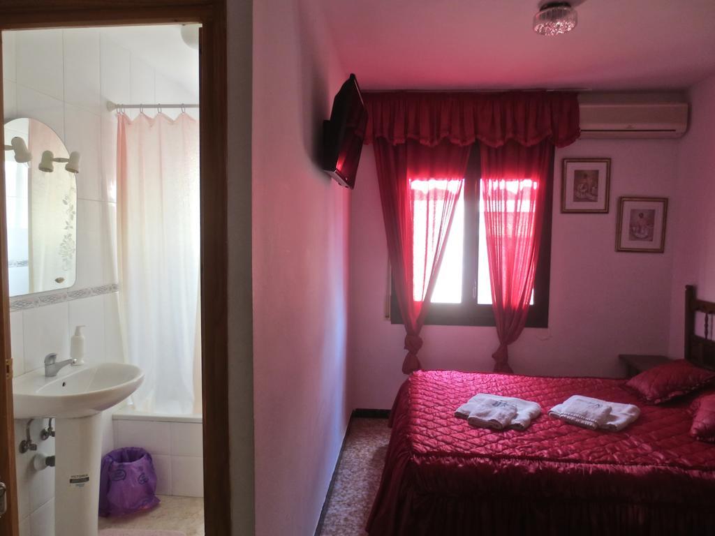 Hostal Roca Fayón Δωμάτιο φωτογραφία